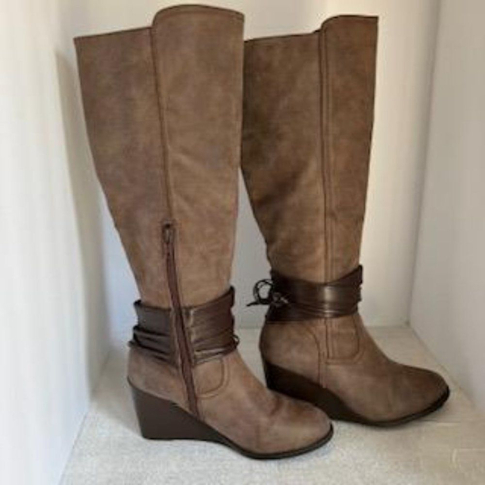 Maurices Savannah Wedge Boot W/Straps Side Zipper